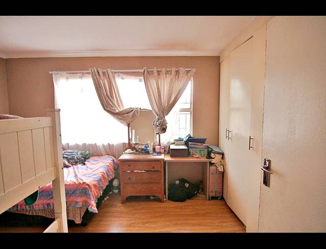 2 BEDROOM TOWNHOUSE FOR SALE IN EDLEEN